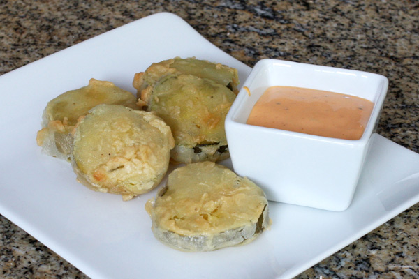 fried dill pickles slices